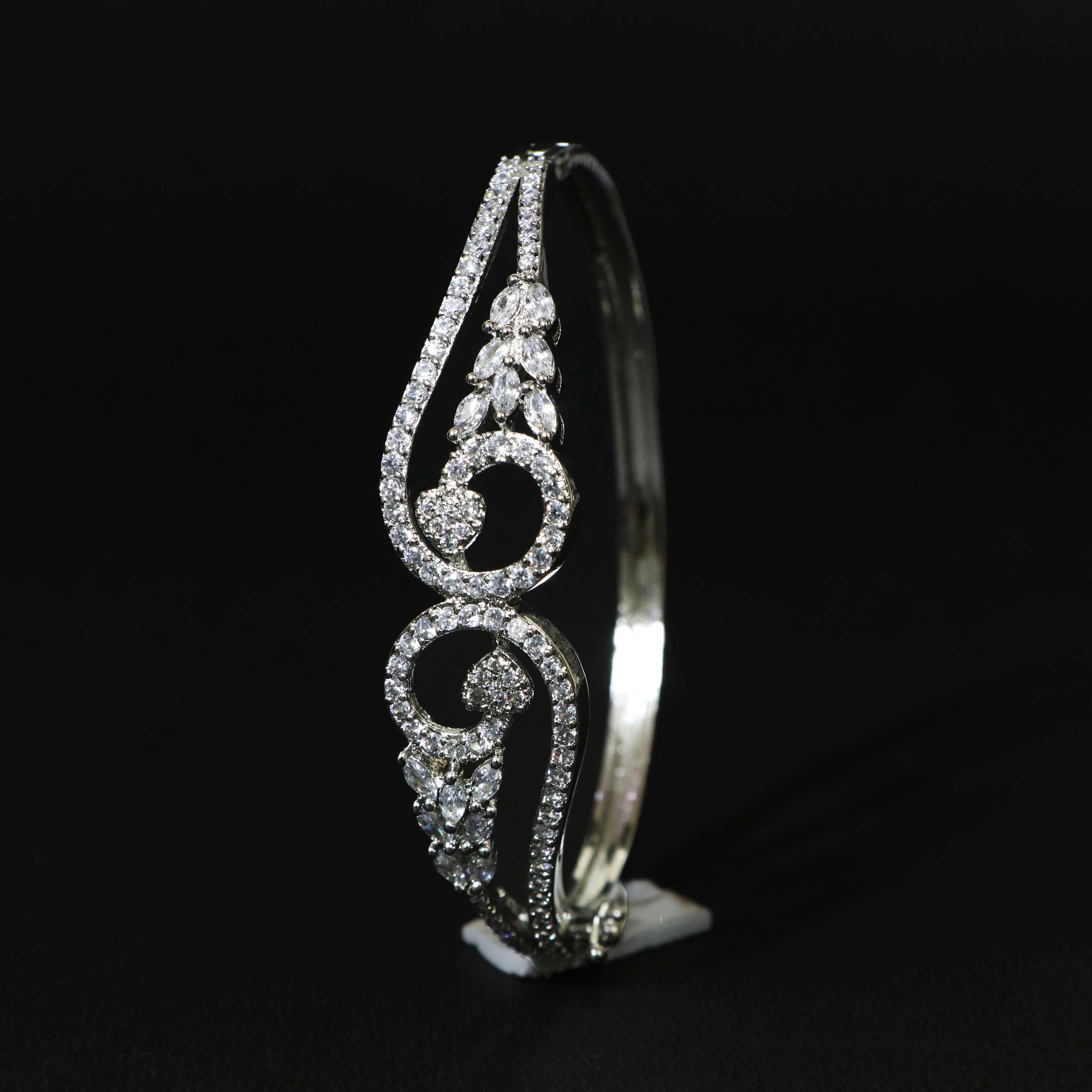 Luxurious Crystal Filigree Bracelet