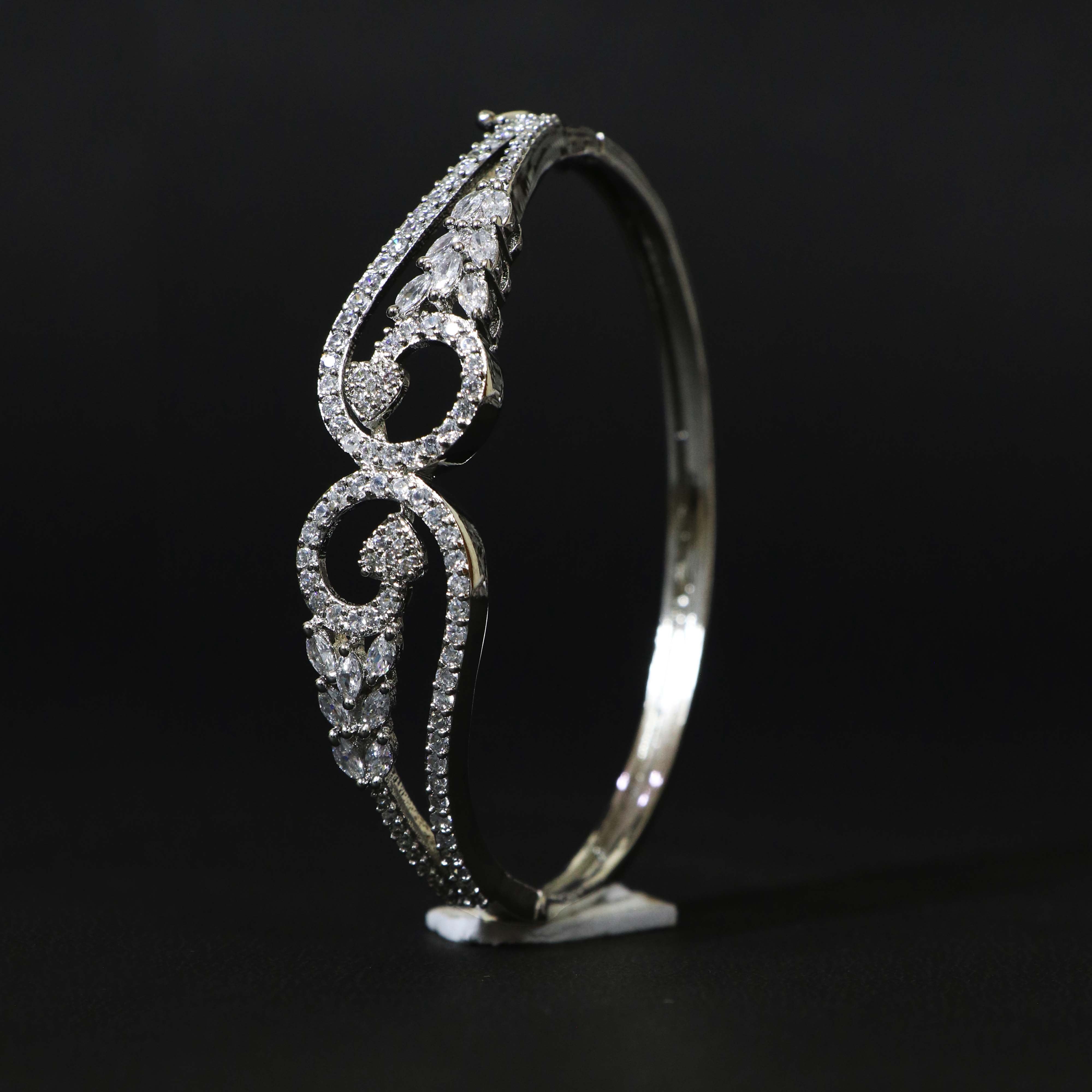 Luxurious Crystal Filigree Bracelet