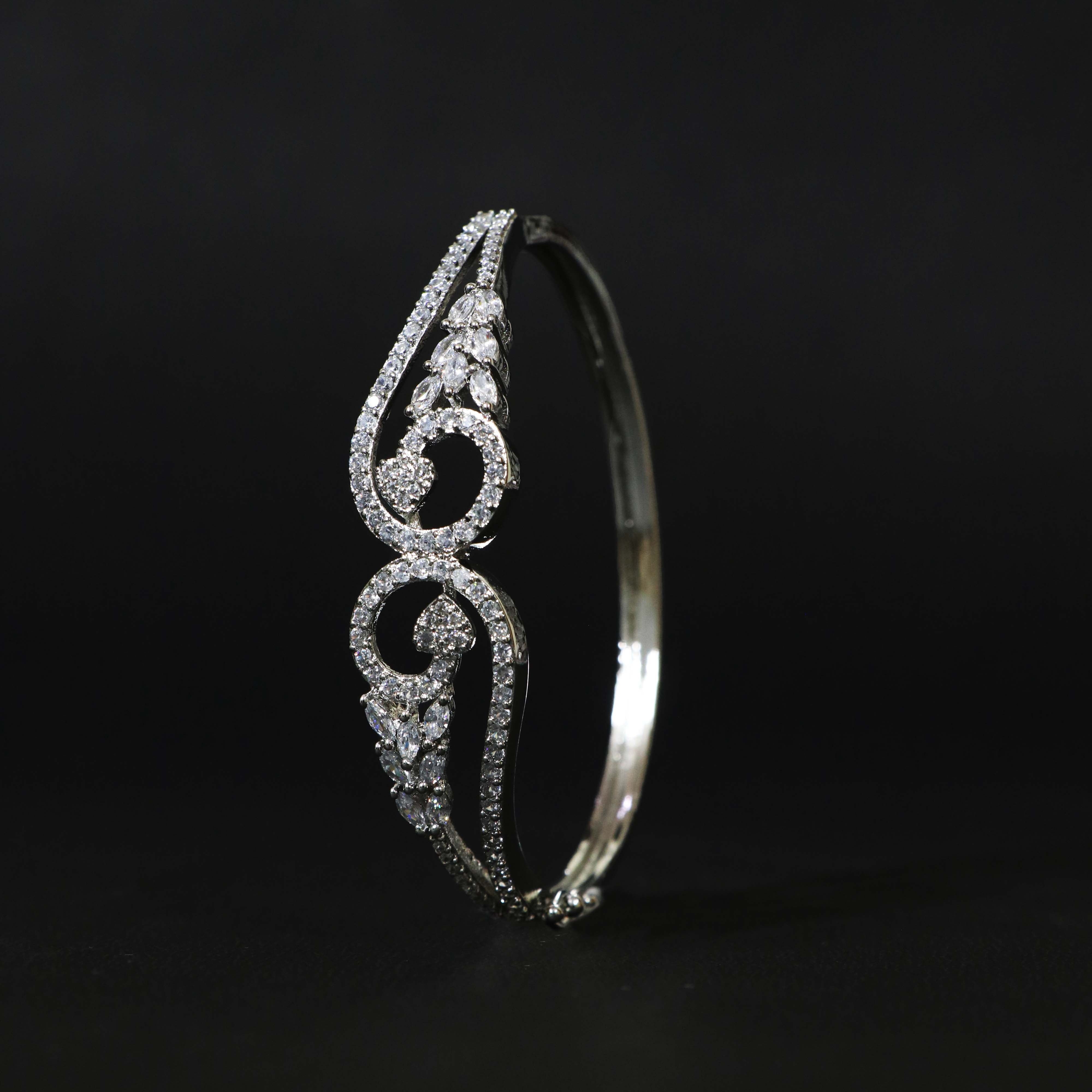 Luxurious Crystal Filigree Bracelet