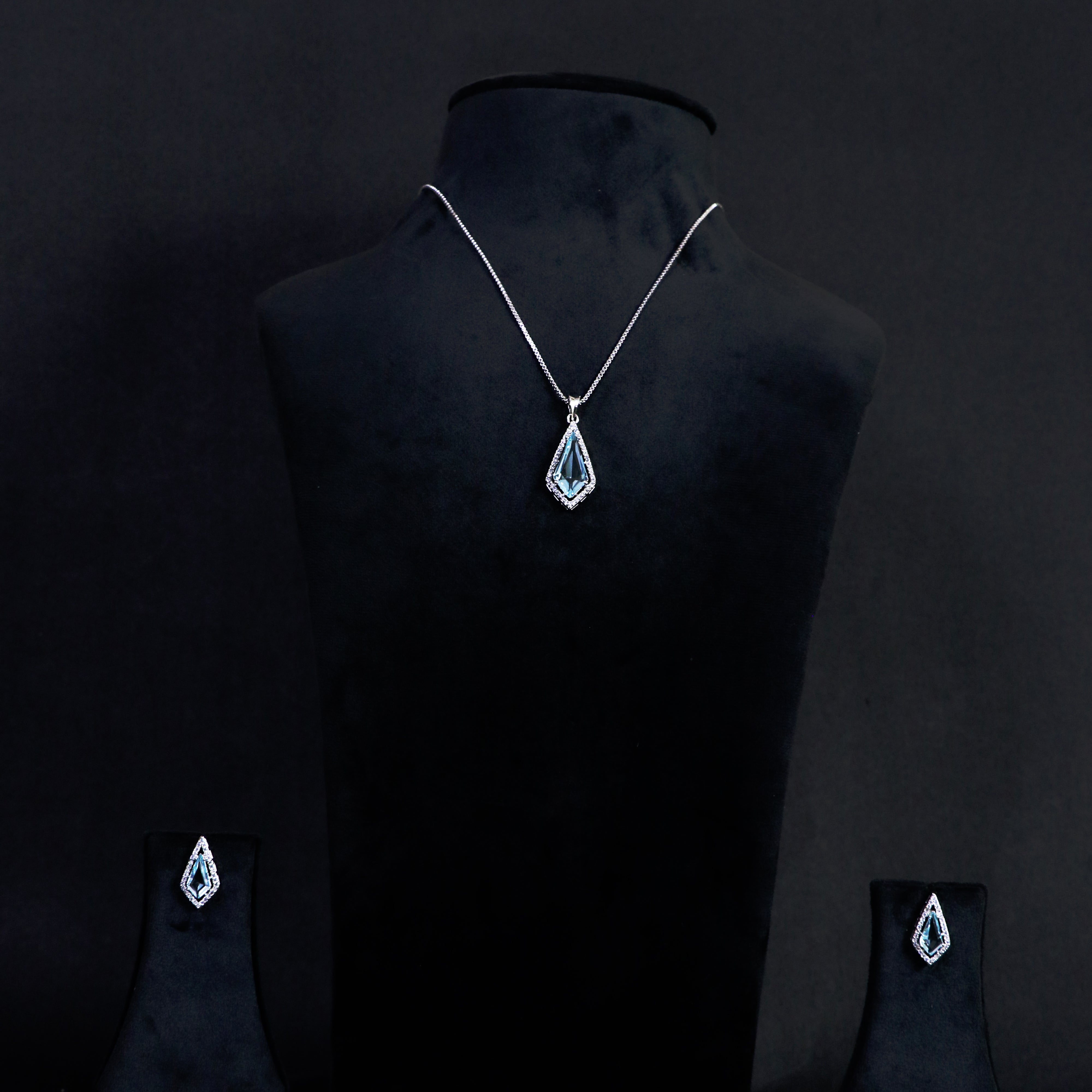 Celestial Blue Kite Pendant Set