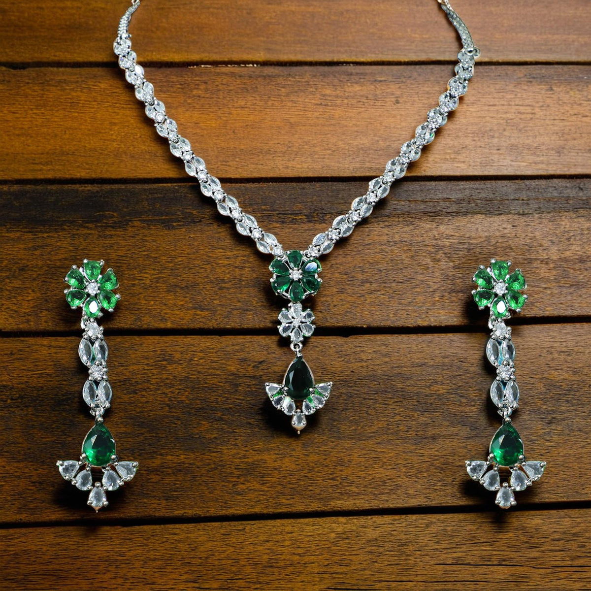 Emerald Elegance Necklace and Earrings Set